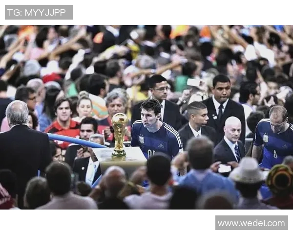 梅西传奇:从阿根廷小镇到世界足球之巅的辉煌历程与影响 梅西传奇:从阿根廷小镇到世界足球之巅的辉煌历程与影响