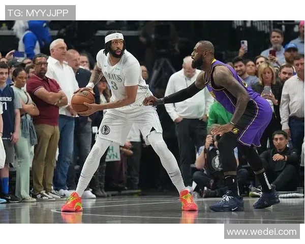 詹姆斯与戴维斯精彩对决视频回顾分析全场亮点与精彩瞬间分享 詹姆斯与戴维斯精彩对决视频回顾分析全场亮点与精彩瞬间分享