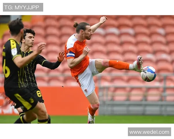 雷丁与布莱克浦激战正酣比分揭晓精彩瞬间回顾